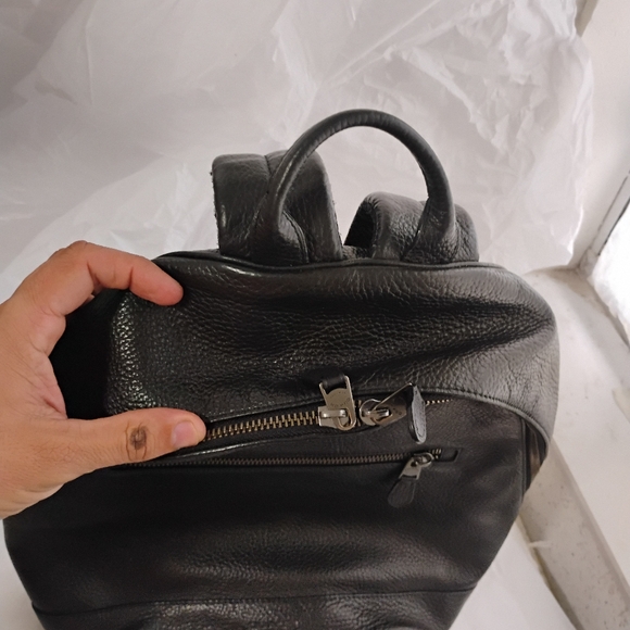 COACH WEST SLIM BLACK PEBBLED LEATHER BACKPACK display picture 3